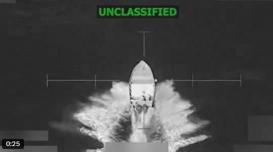 美军袭击两艘“贩毒船”