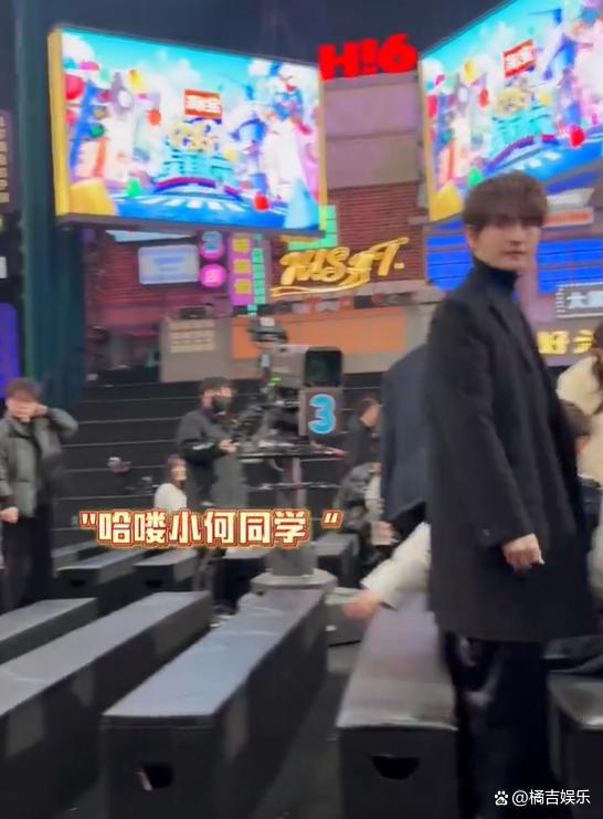 何炅把张远远行看成张远远 可爱乌龙引爆全网