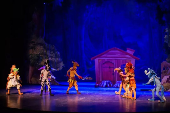 半岛棋牌去山东省会大剧院重温经典儿童音乐剧《狮子王》让“爱”在孩子们心中绽放(图5)