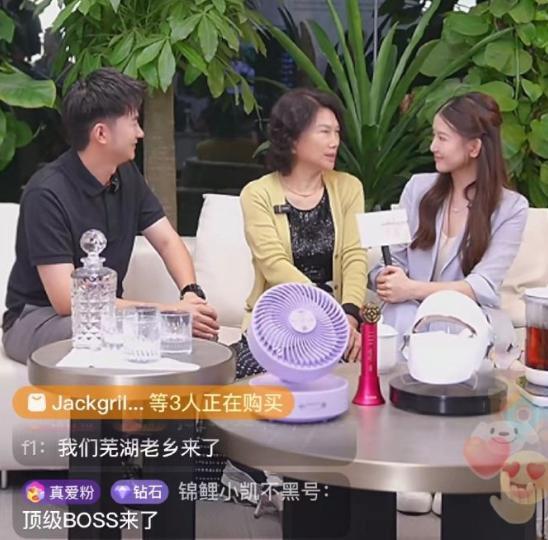 孟羽童称当时离职是太年轻了