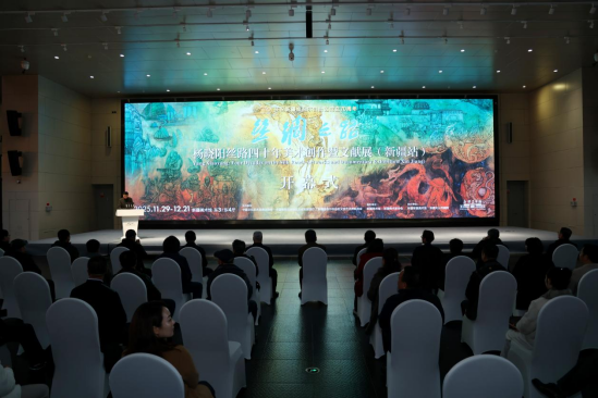 丝绸之路——杨晓阳丝路四十年美术创作暨文献展(新疆站)在新疆美术馆开幕