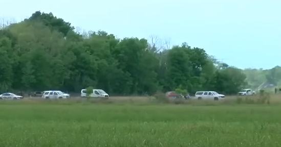 美直升机追捕嫌犯时坠毁，机上两名警察当场死亡