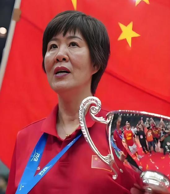 郎平谈伤病态度轻松,乐观面对康复之旅