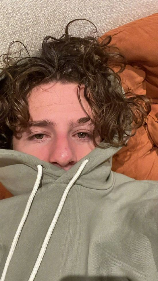 断眉charlieputh感染新冠提醒粉丝要注意安全