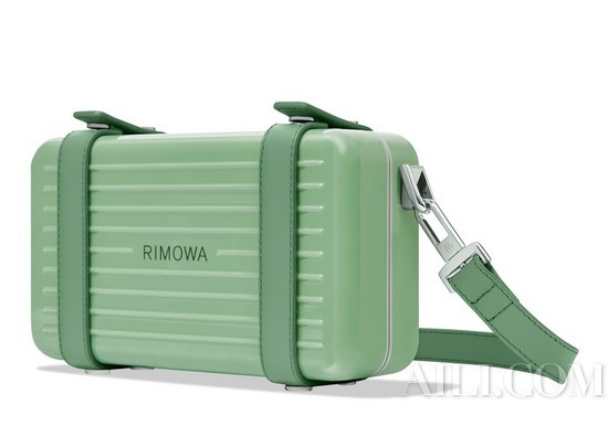 RIMOWA Essential 系列再添应季新配色 让人太心动