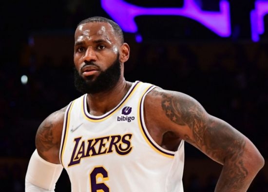 曝詹姆斯三次核酸检测两次阳性 确诊为新冠无症状感染者