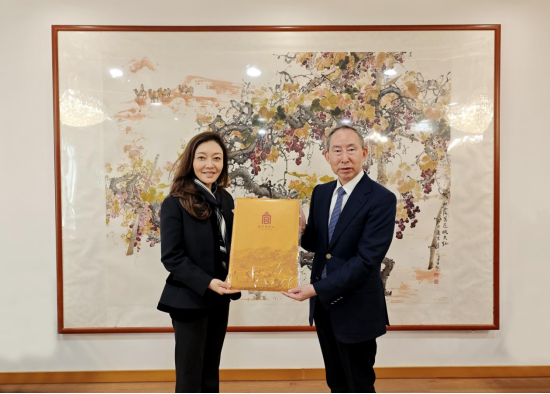 龍宇翔會見正大集團資深董事長顧問康水馨一行