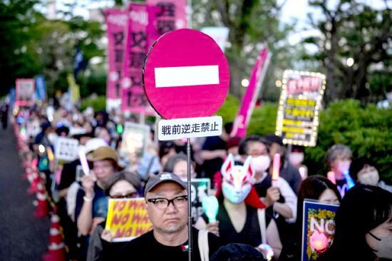 日本加速“再軍事化”的偽裝與突進(jìn)