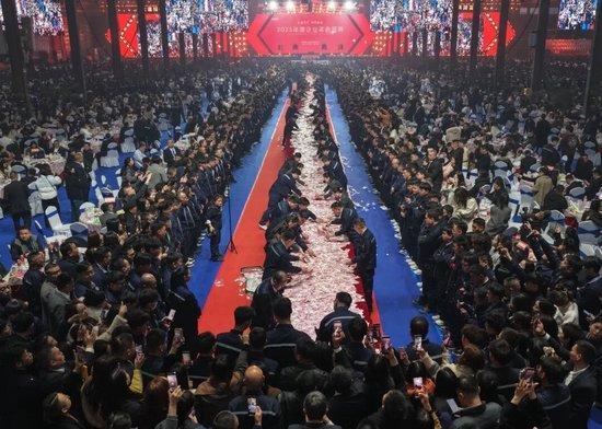 全网最爱发钱的老板改发实习offer了 坚持现金为王原则