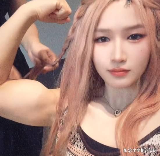 格斗世界冠军张伟丽妆后秒变甜妹 反差魅力引热议