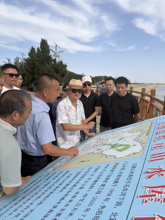 马云赴西北调研沙漠农业与水资源利用 探索治沙兴农新路径