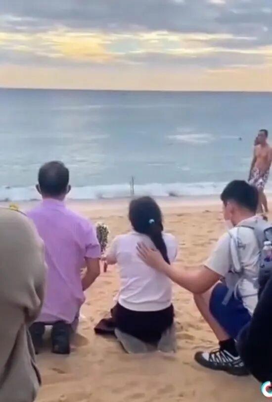 小伙越南见女友家长被卷走失联13天 多方搜救未果