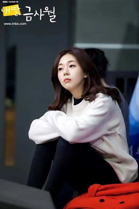 韩国女星自曝炒股赔惨 生活拮据引共鸣