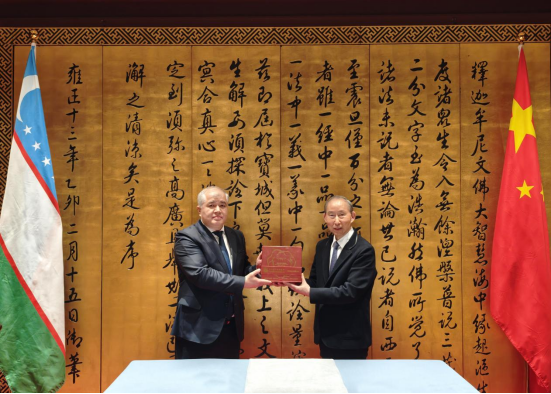龙宇翔会见乌兹别克斯坦政府代表团一行