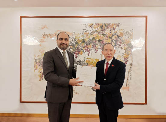 龙宇翔与巴基斯坦驻华使馆国防武官兼陆军武官古拉姆·穆斯塔法准将亲切会见