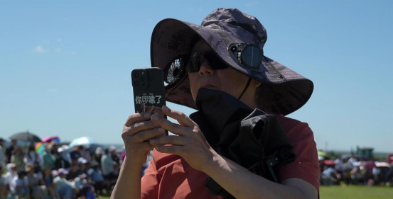 走遍中国:采风呼伦贝尔,偶遇嘎查那达慕的质朴风情