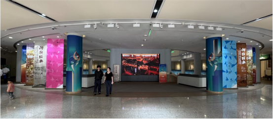 “向往经典－-刘万鸣书画艺术展”在西安陕西省美术博物馆举办