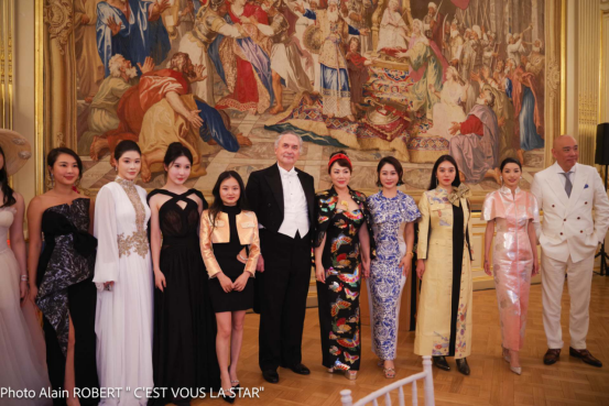 法国大眷属协会于十月一号在巴黎主理“拿破仑亚洲盛筵盛宴”携各大眷属邀两岸三地本族共谱团圆乐章