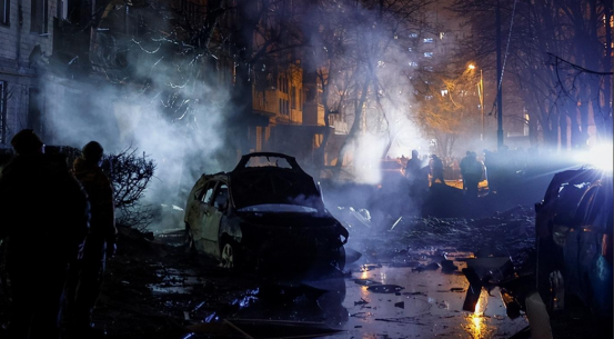 10枚导弹来袭，基辅天空被照亮，泽连斯基淡定访美，心中早有成算