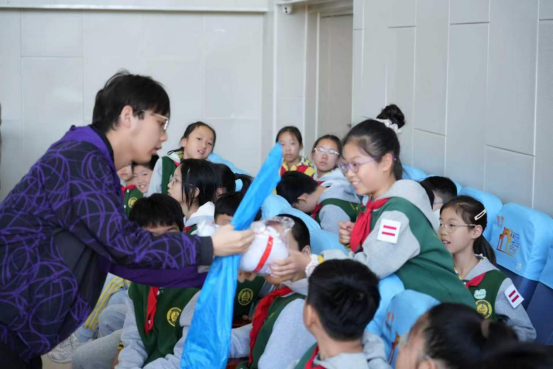 《航天逐梦，数趣同行-航天25所检验试验中心团支部走进黄城根小学房山分校数学节》