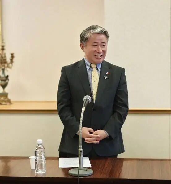 媒體:這回理解薛劍總領(lǐng)事的話了吧