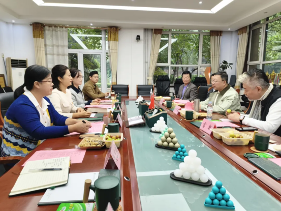 把思政课一体化融进日常——济南市历下区盛景教育集团研发思政课程《铁血词魂 声动盛景》