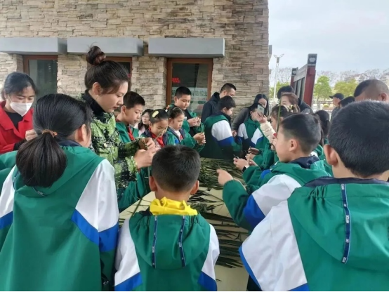 创新驱动打造文旅精品共赴高质量发展新征程（二）——2025中国文旅经济高质量发展建设峰会在郑州举办