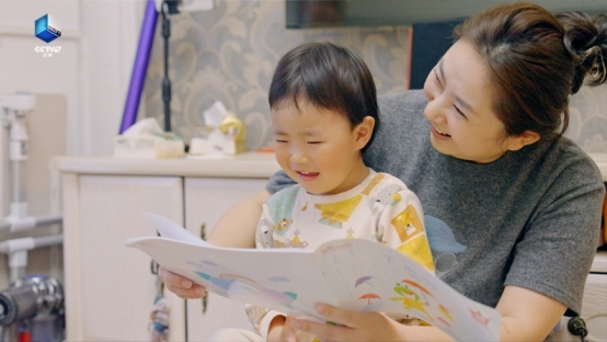 从“我”到“我们”，纪录片《自从有了你》讲述新手父母的育儿心路