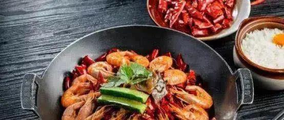 肉末鱼香茄子，干锅猪蹄，金针菇培根卷，香辣虾的做法