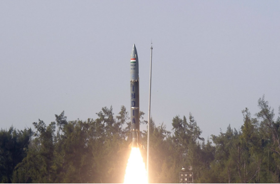 12月印度密集试射7款武器，连续两天发射同一导弹