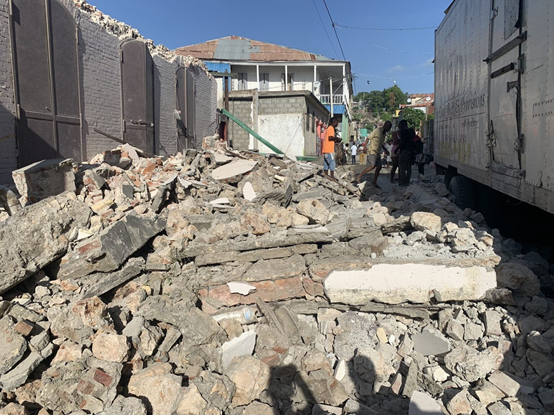 海地乱上加乱：总统遇刺风波未走出又遇7.3级强震