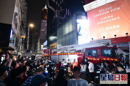 铜锣湾世贸中心火灾 香港消防处：或电线起火导致