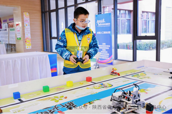 陕西省青少年数字素养与智能创新大赛在清华附中秦汉学校举办