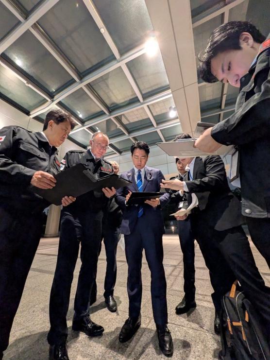 日本网民痛批小泉进次郎作秀 灾难时刻博眼球