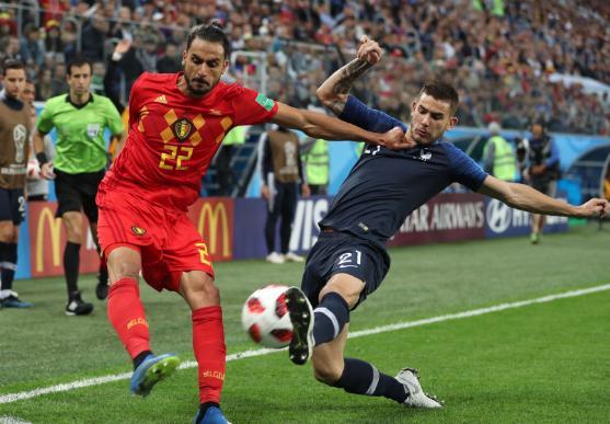 法国队打进了欧洲杯八强 赛后 德布劳内怅然若失 姆巴佩庆祝晋级