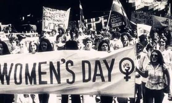 妇女节的由来：1909年3月8日美国劳动妇女罢工游行