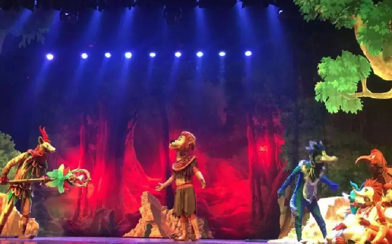 半岛棋牌去山东省会大剧院重温经典儿童音乐剧《狮子王》让“爱”在孩子们心中绽放(图2)