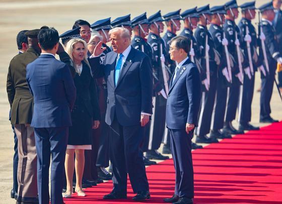 特朗普亚洲行办了哪些事 签署多项协议强化经贸合作