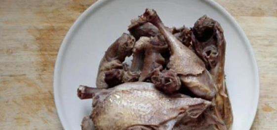 夏天汗流浃背，这汤比牛肉便宜，滋补却翻倍？
