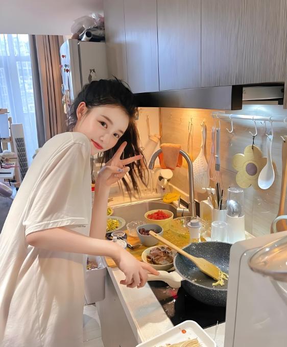 上門做飯服務為何能在短時間內(nèi)成為高收入職業(yè) 千億市場悄然崛起