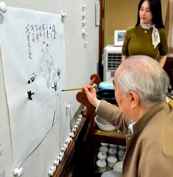 曝87岁书画家范曾被妻子卷走20亿资产 晚年婚姻风波再起