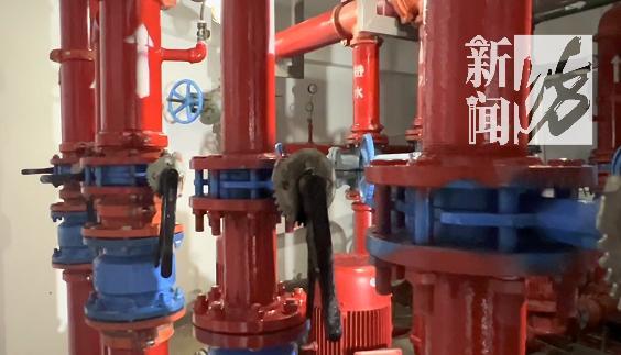 居民集体腹泻有人拉脏6条裤子 自来水油漆味引发不适