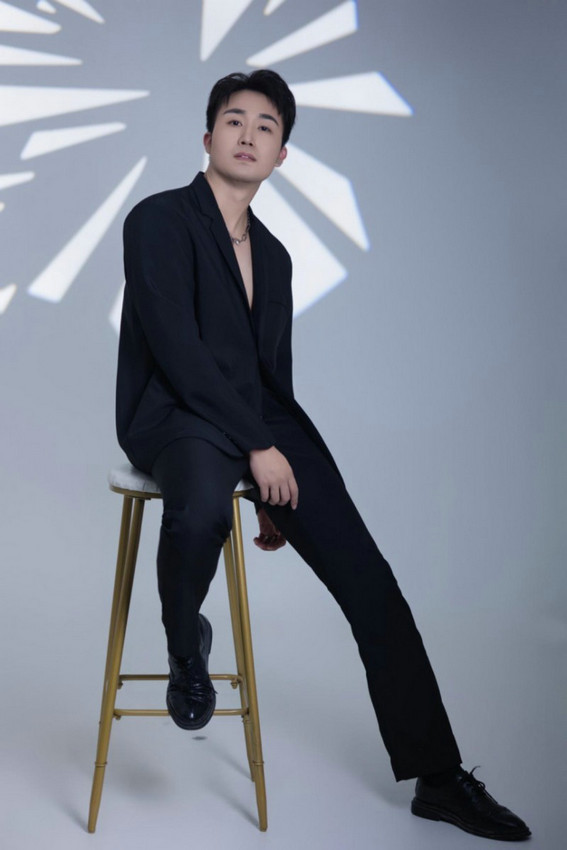 演员王成岳：演艺界的潜力男主角接班人