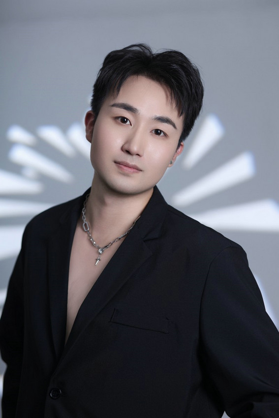 演员王成岳：演艺界的潜力男主角接班人