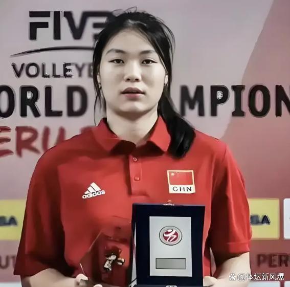 中国女排6人表现优秀，17岁小将惊艳 小组赛横扫三敌初露锋芒