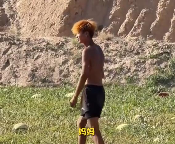 精神小伙写妈妈看哭全网 博主发声