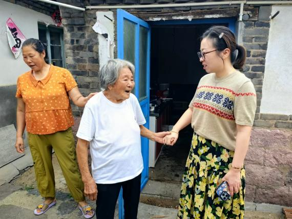 青岛莱西市姜山镇：爱心敬老，情暖夕阳