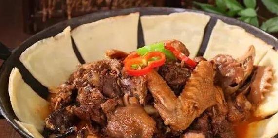 枣庄特色美食地锅鸡，好吃又下饭，让人垂涎欲滴