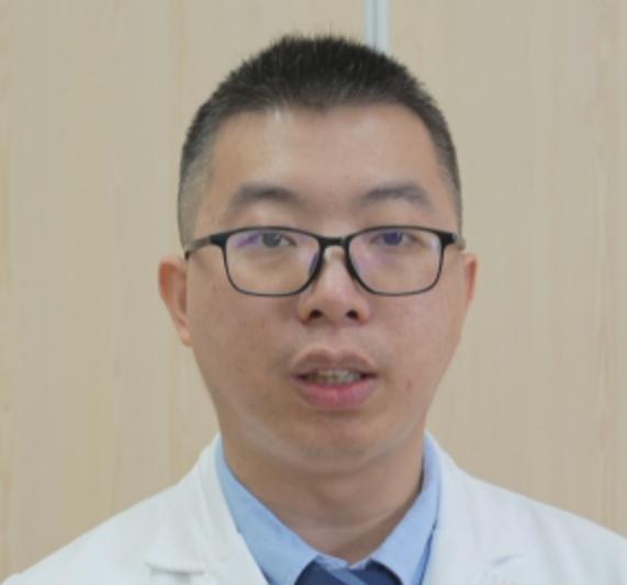 47公斤男生熬夜加班感冒后进ICU