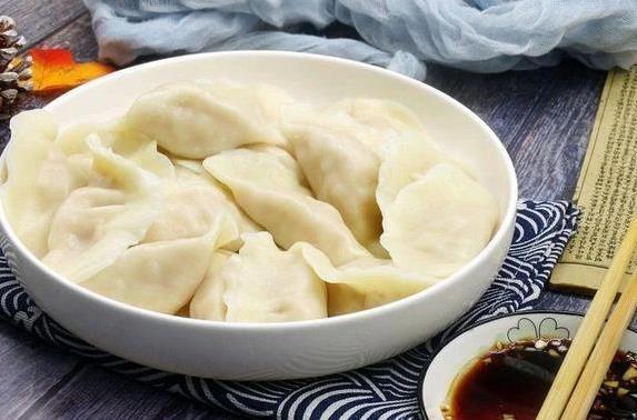 饺子馆的饺子鲜嫩爆汁有秘诀，学会这招，你也能包出满口香！